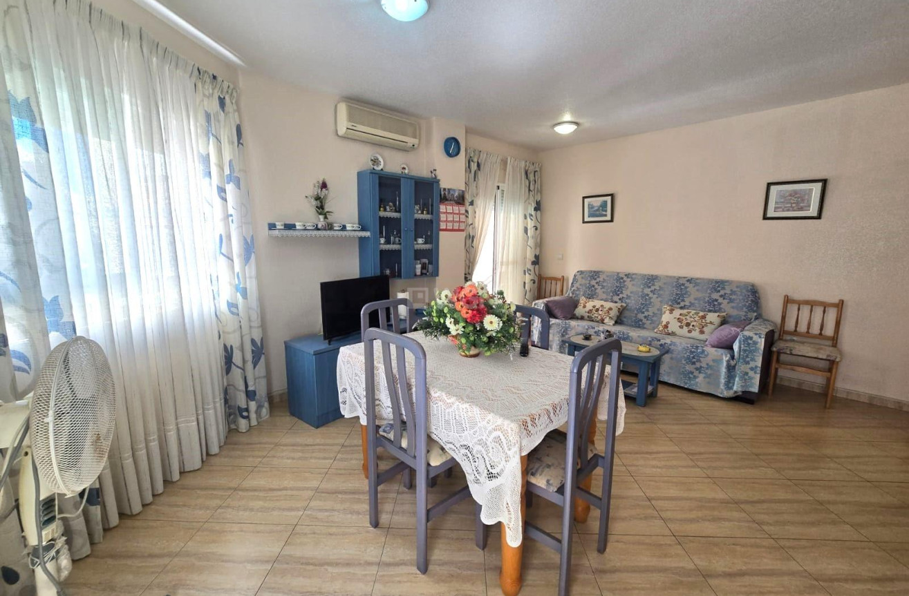 Resale - Apartment / flat - Torrevieja - Playa del Cura