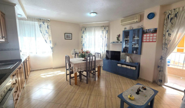 Resale - Apartment / flat - Torrevieja - Playa del Cura