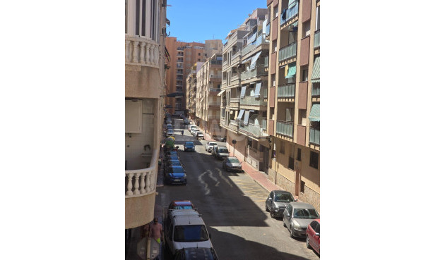 Resale - Apartment / flat - Torrevieja - Playa del Cura