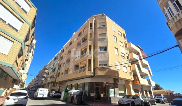 Resale - Apartment / flat - Torrevieja - Playa del Cura