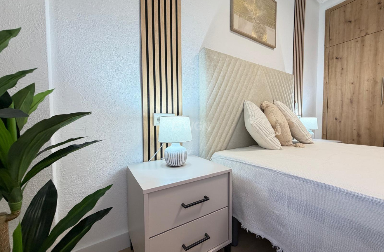 Wiederverkauf - Wohnung - Torrevieja - Playa de los Locos