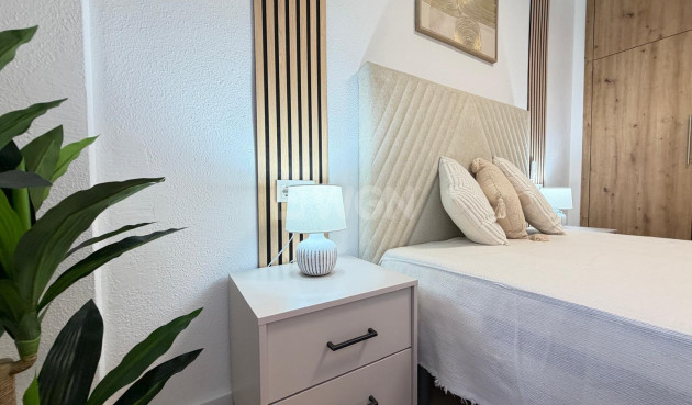 Wiederverkauf - Wohnung - Torrevieja - Playa de los Locos