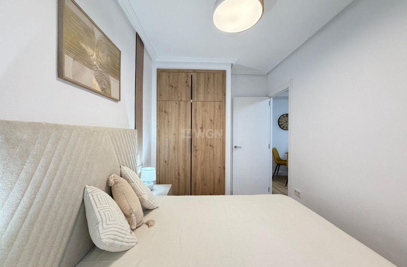 Wiederverkauf - Wohnung - Torrevieja - Playa de los Locos