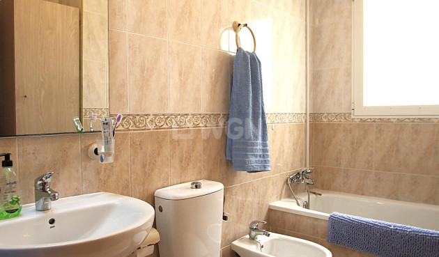 Reventa - Apartamento / piso - Torrevieja - Las Piscinas Naturales