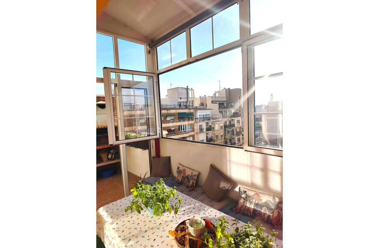 Odsprzedaż - Mieszkanie w bloku - Torrevieja - Centro