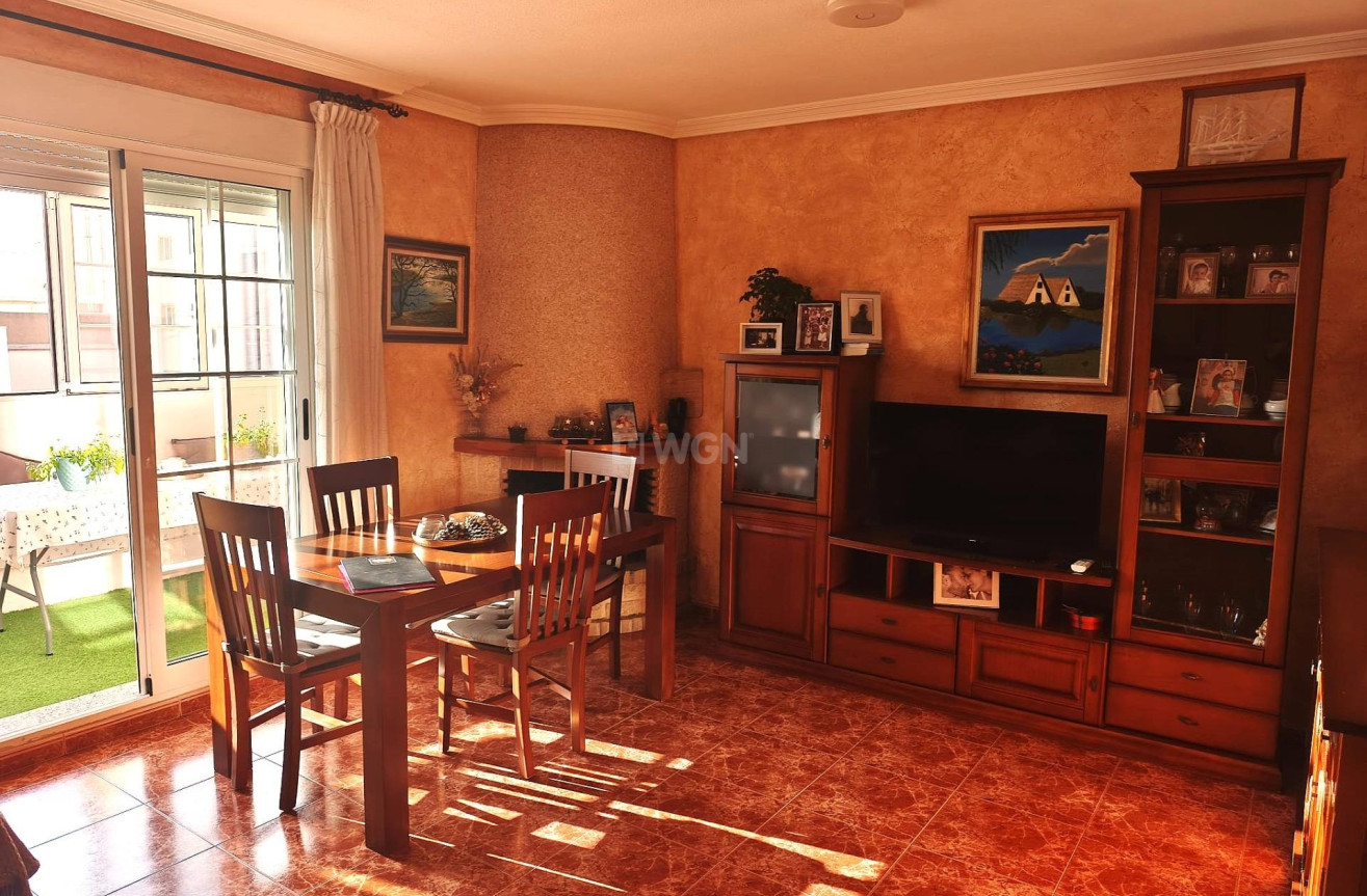 Odsprzedaż - Mieszkanie w bloku - Torrevieja - Centro