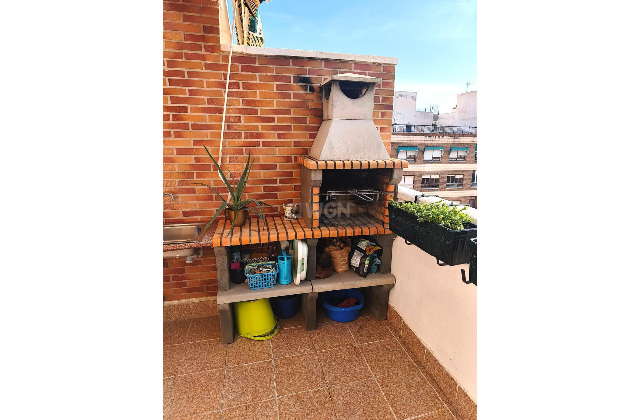 Odsprzedaż - Mieszkanie w bloku - Torrevieja - Centro