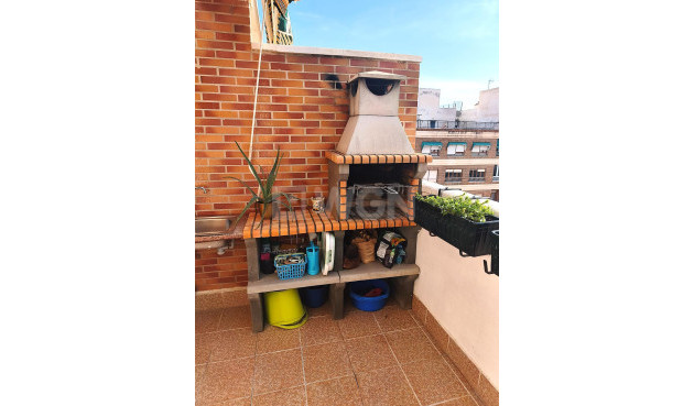 Odsprzedaż - Mieszkanie w bloku - Torrevieja - Centro