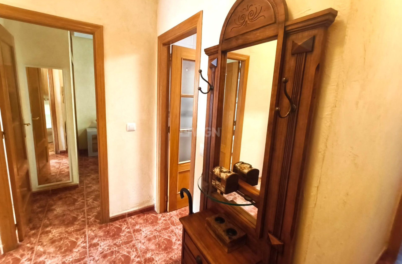 Odsprzedaż - Mieszkanie w bloku - Torrevieja - Centro