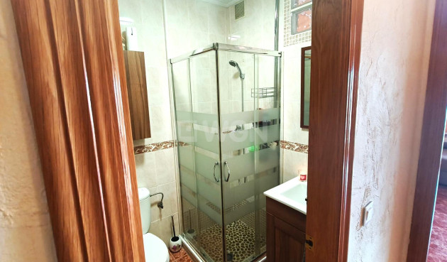 Odsprzedaż - Mieszkanie w bloku - Torrevieja - Centro