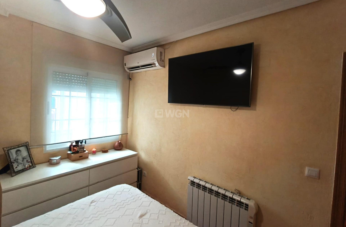 Odsprzedaż - Mieszkanie w bloku - Torrevieja - Centro