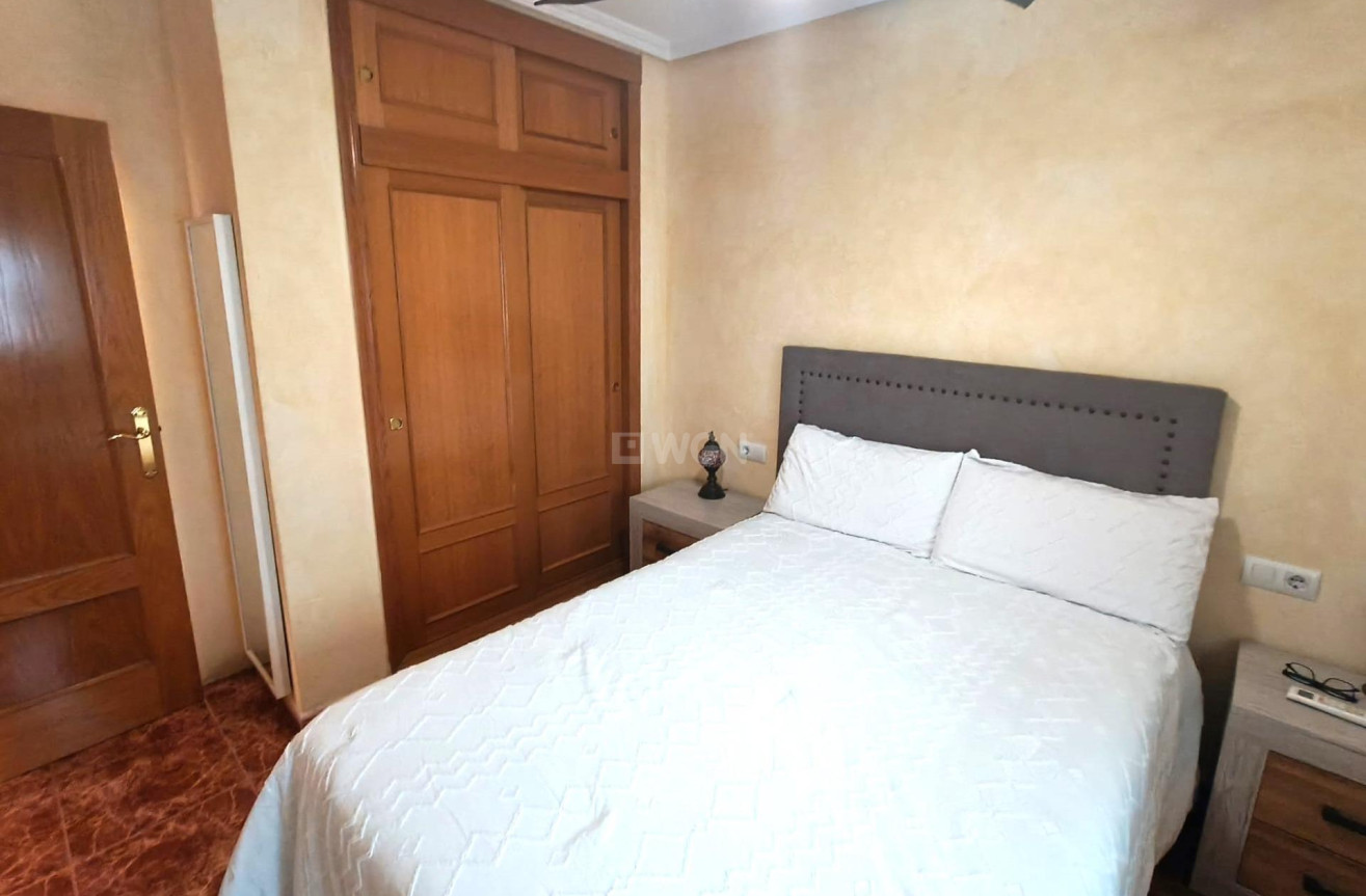Odsprzedaż - Mieszkanie w bloku - Torrevieja - Centro