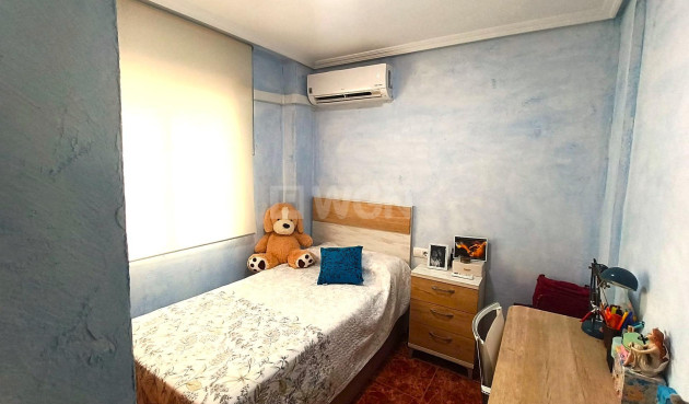 Odsprzedaż - Mieszkanie w bloku - Torrevieja - Centro