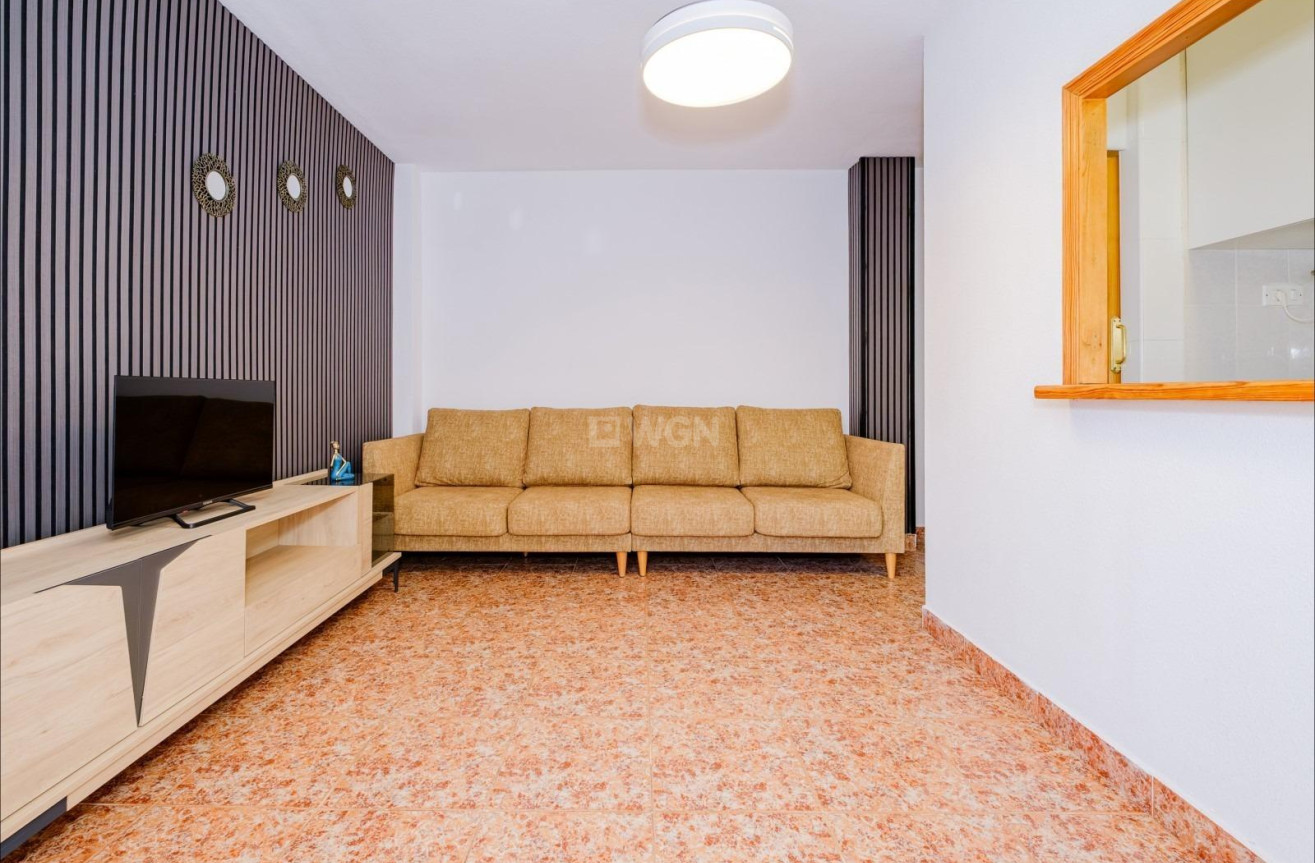 Odsprzedaż - Mieszkanie w bloku - Torrevieja - Playa del Cura