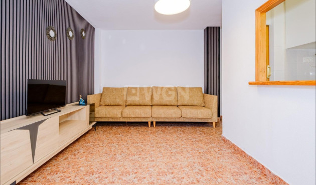 Odsprzedaż - Mieszkanie w bloku - Torrevieja - Playa del Cura