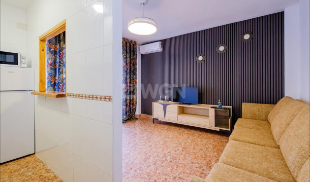 Odsprzedaż - Mieszkanie w bloku - Torrevieja - Playa del Cura