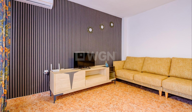 Odsprzedaż - Mieszkanie w bloku - Torrevieja - Playa del Cura
