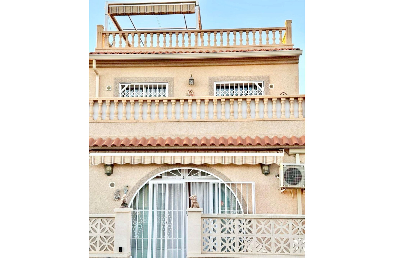 Odsprzedaż - Kamienica - Torrevieja - La Siesta - El Salado - Torreta