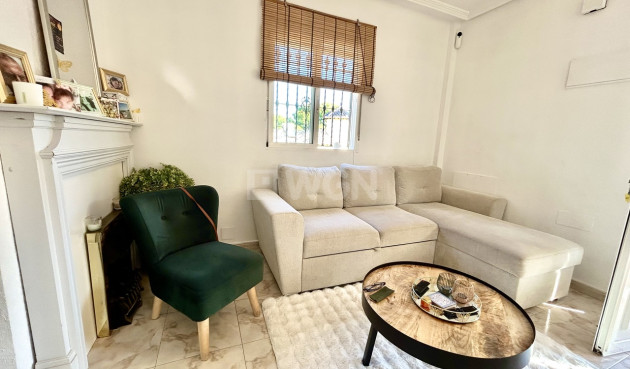 Odsprzedaż - Villa - Villamartin - Costa Blanca