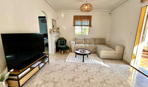 Odsprzedaż - Villa - Villamartin - Costa Blanca