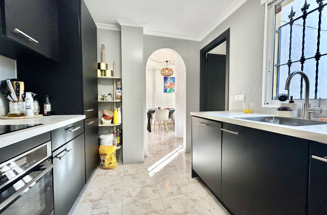 Odsprzedaż - Villa - Villamartin - Costa Blanca