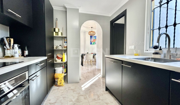 Odsprzedaż - Villa - Villamartin - Costa Blanca