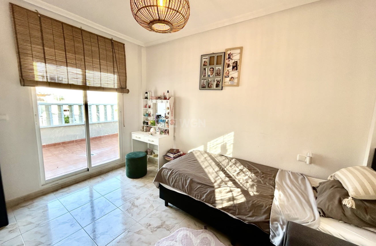 Odsprzedaż - Villa - Villamartin - Costa Blanca