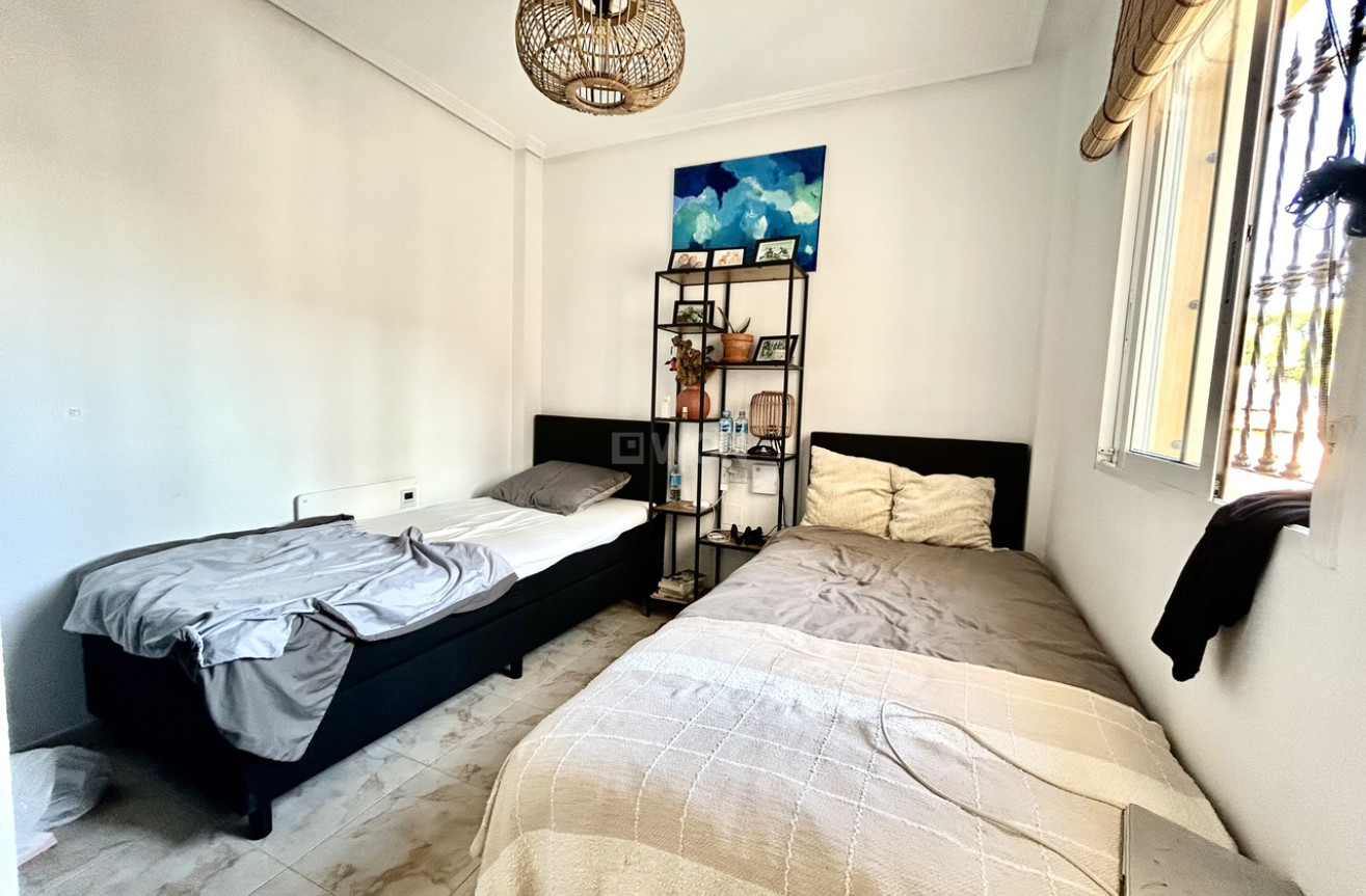 Odsprzedaż - Villa - Villamartin - Costa Blanca