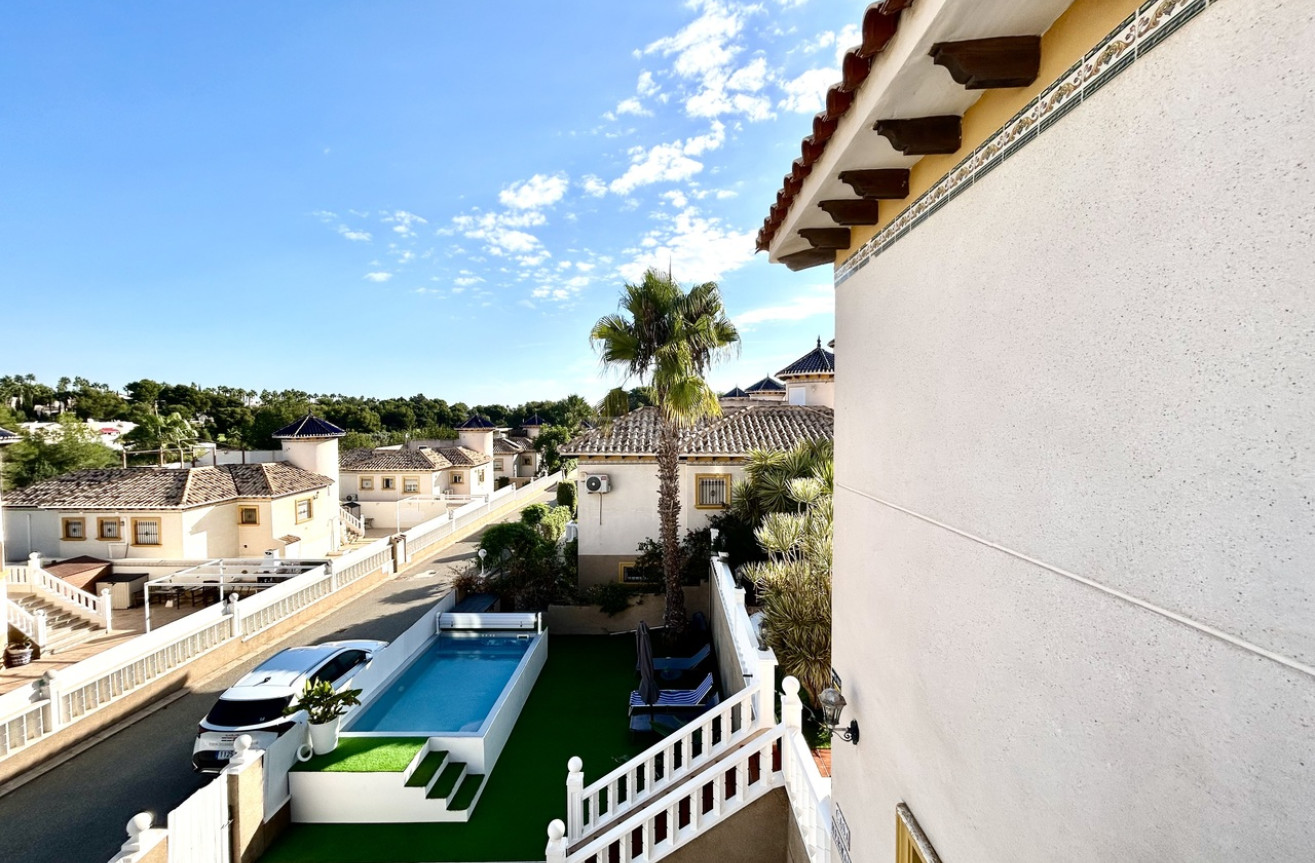 Odsprzedaż - Villa - Villamartin - Costa Blanca