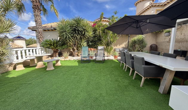 Odsprzedaż - Villa - Villamartin - Costa Blanca