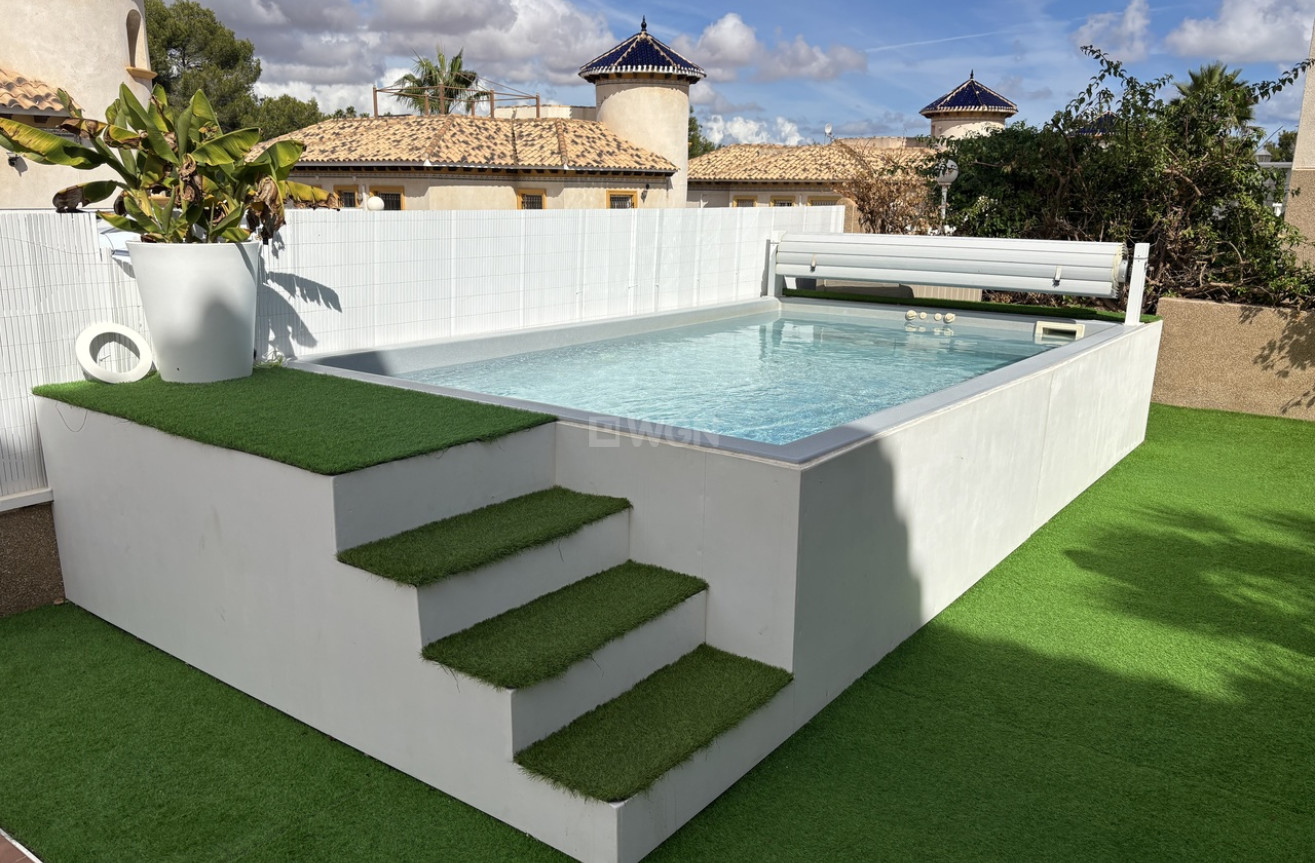 Odsprzedaż - Villa - Villamartin - Costa Blanca