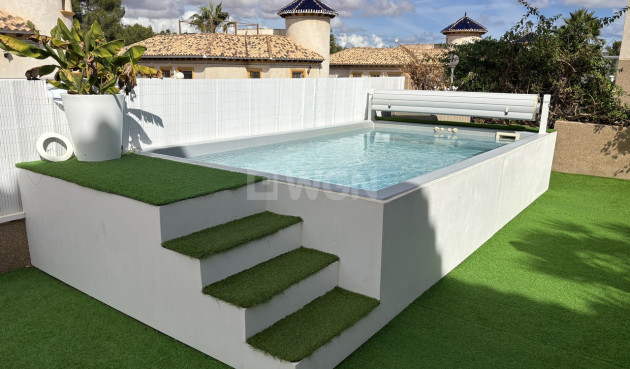 Odsprzedaż - Villa - Villamartin - Costa Blanca