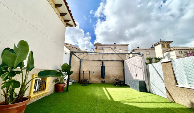 Odsprzedaż - Villa - Villamartin - Costa Blanca
