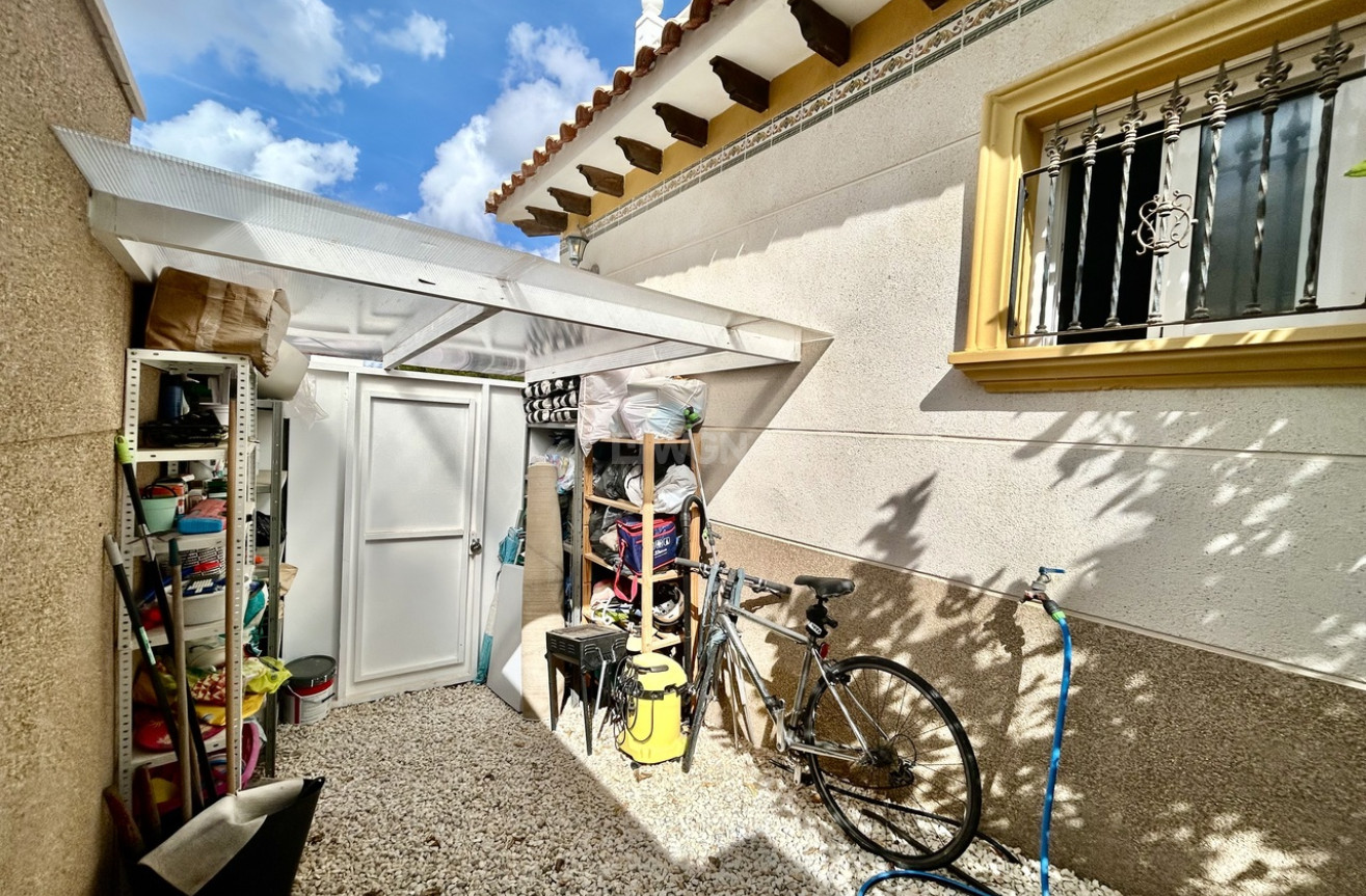 Odsprzedaż - Villa - Villamartin - Costa Blanca