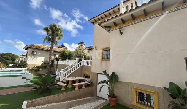 Odsprzedaż - Villa - Villamartin - Costa Blanca