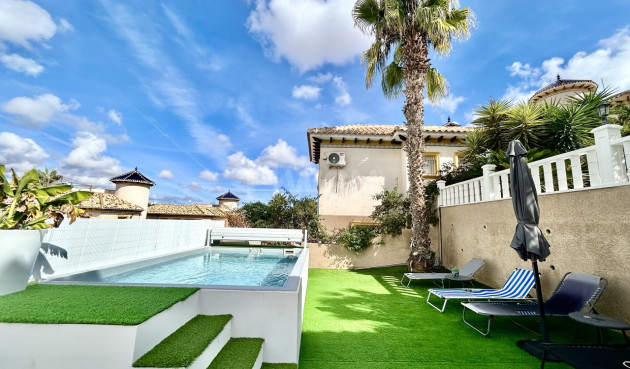 Odsprzedaż - Villa - Villamartin - Costa Blanca