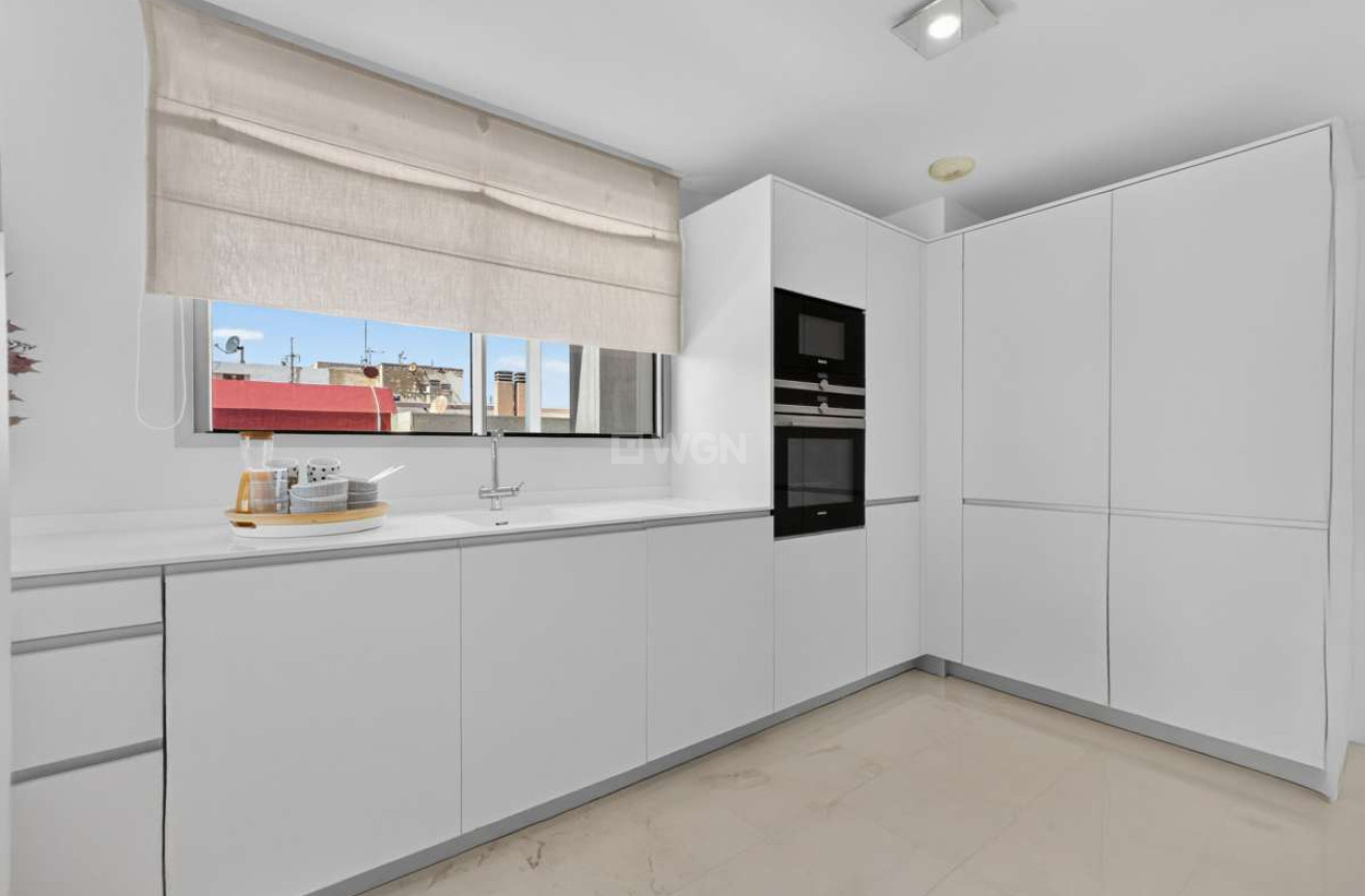 Odsprzedaż - Mieszkanie w bloku - Torrevieja - Costa Blanca