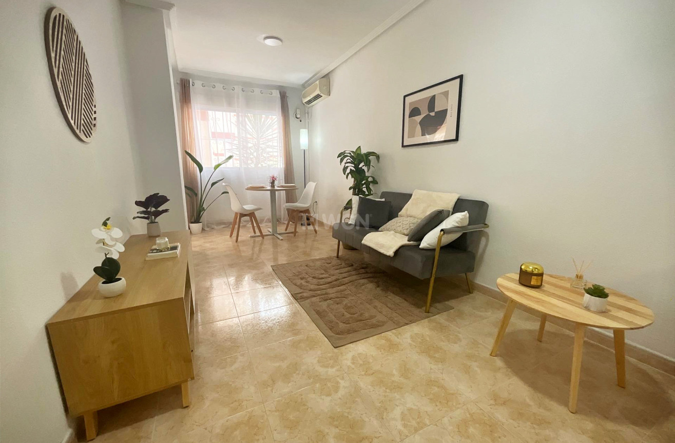 Resale - Apartment / flat - Torrevieja - PARQUE DE LAS NACIONES