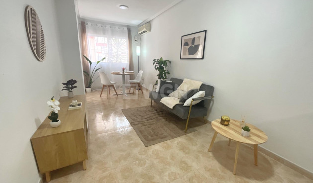 Resale - Apartment / flat - Torrevieja - PARQUE DE LAS NACIONES