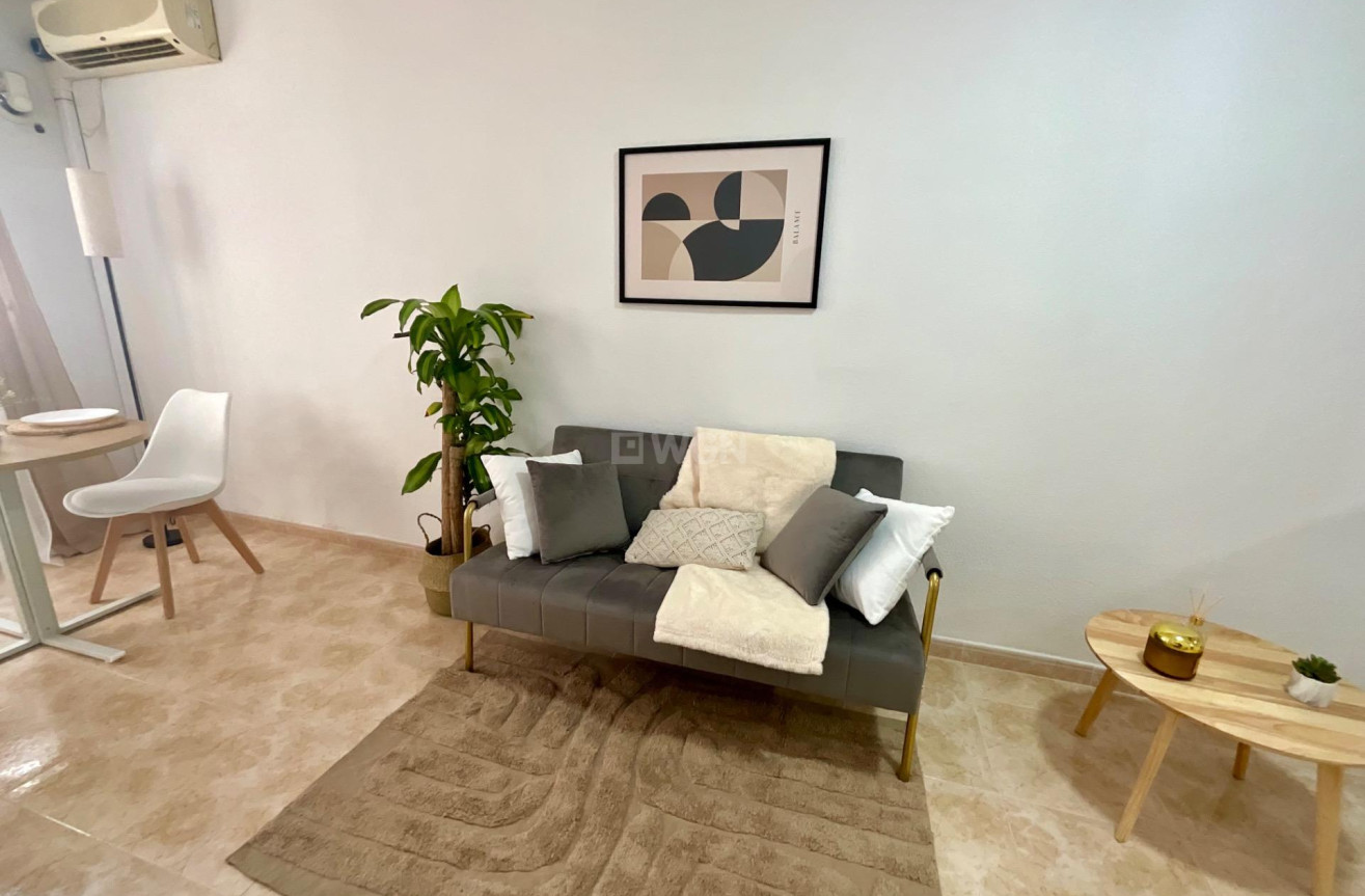 Resale - Apartment / flat - Torrevieja - PARQUE DE LAS NACIONES