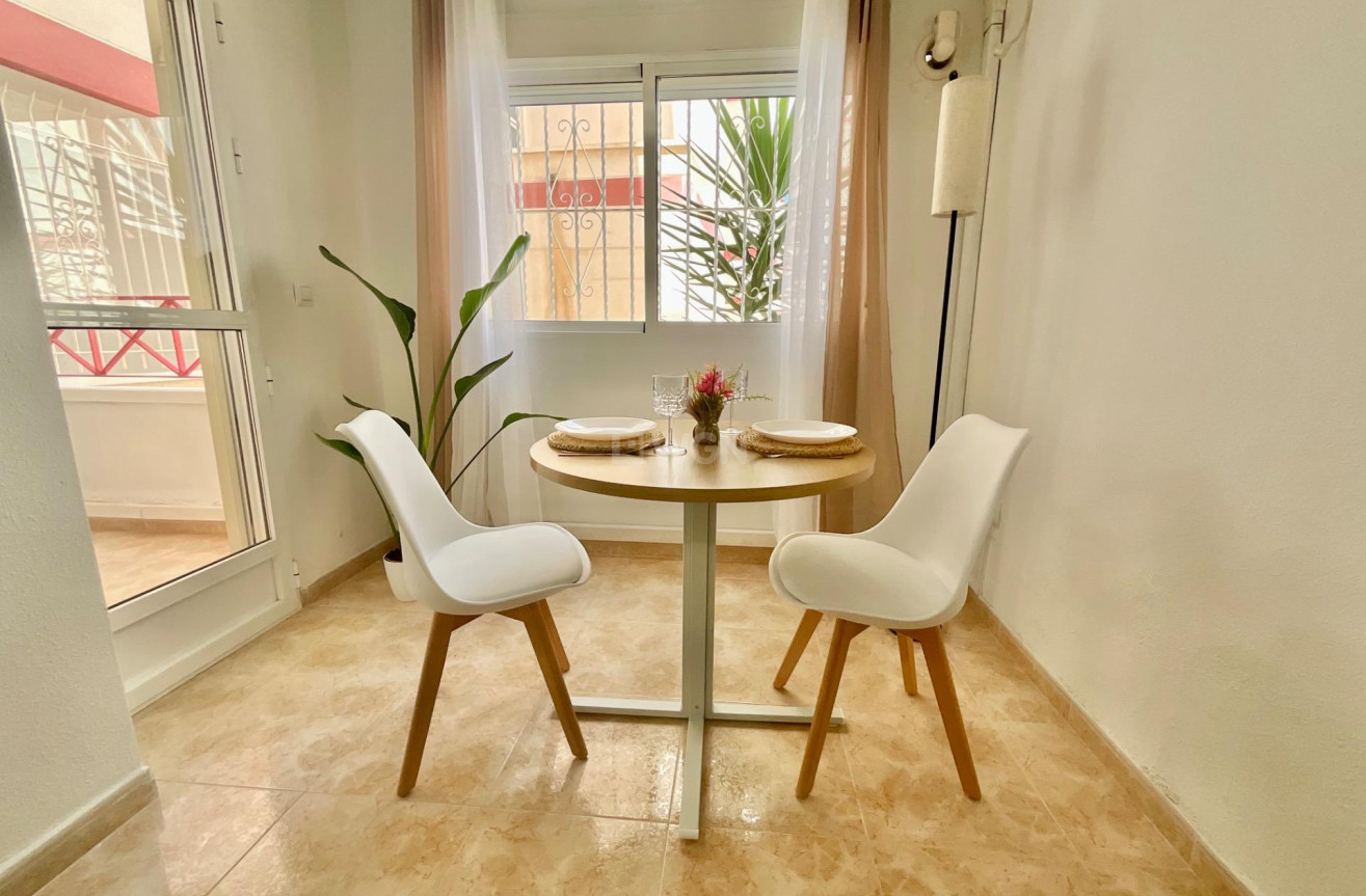 Resale - Apartment / flat - Torrevieja - PARQUE DE LAS NACIONES