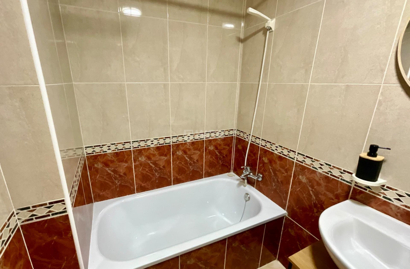 Resale - Apartment / flat - Torrevieja - PARQUE DE LAS NACIONES