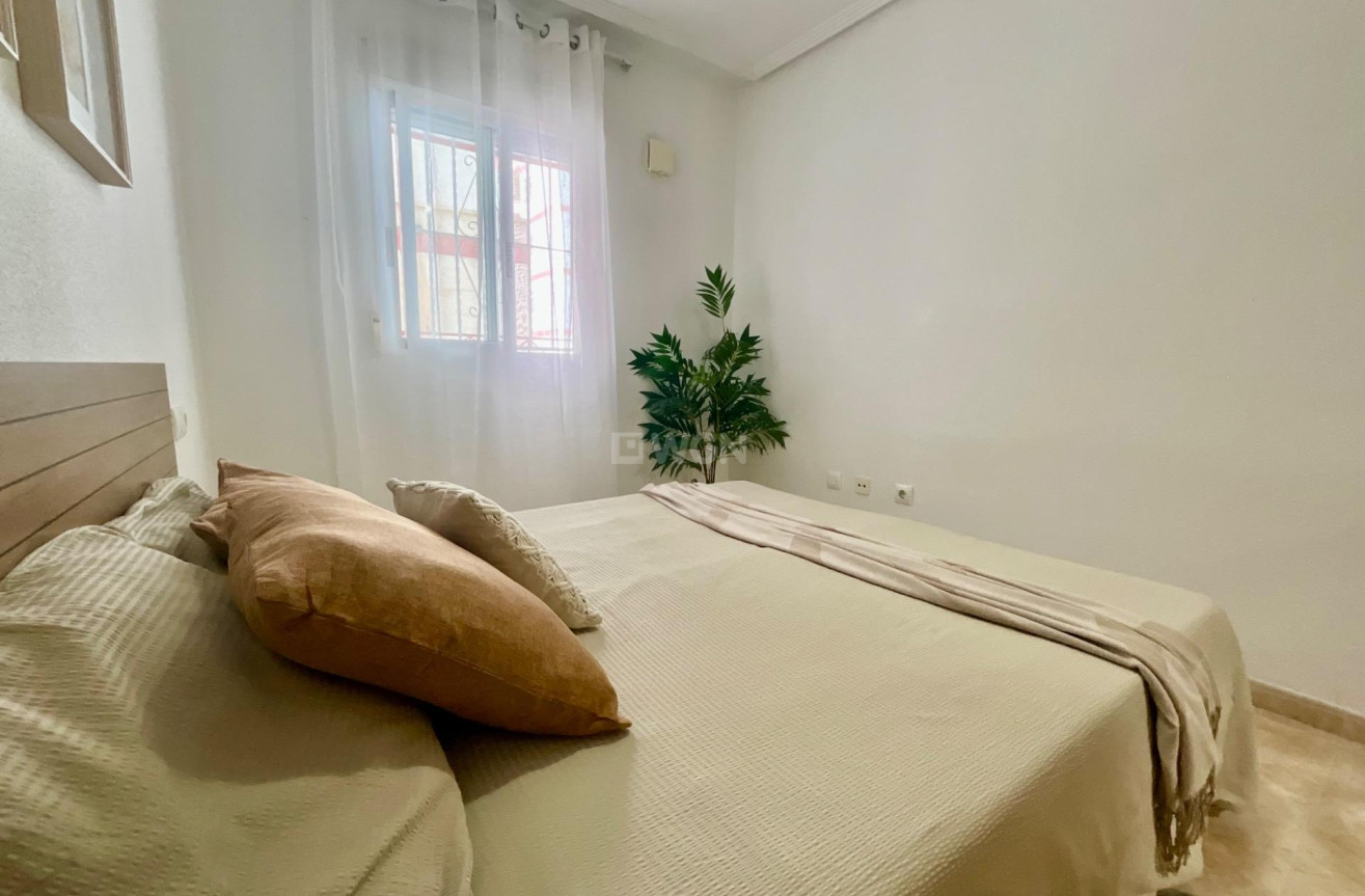 Resale - Apartment / flat - Torrevieja - PARQUE DE LAS NACIONES