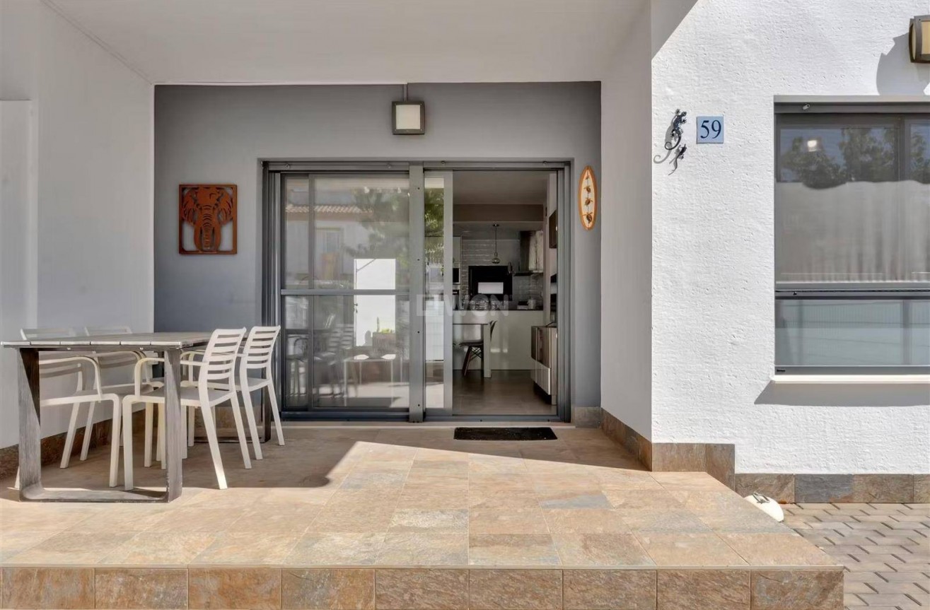 Resale - Bungalow - Pilar de la Horadada - Zona Pueblo