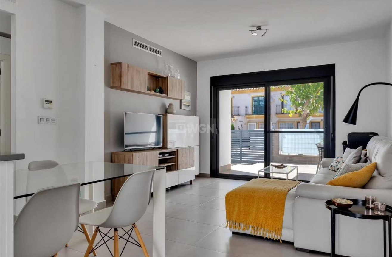 Resale - Bungalow - Pilar de la Horadada - Zona Pueblo