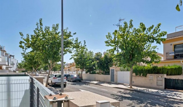 Resale - Bungalow - Pilar de la Horadada - Zona Pueblo