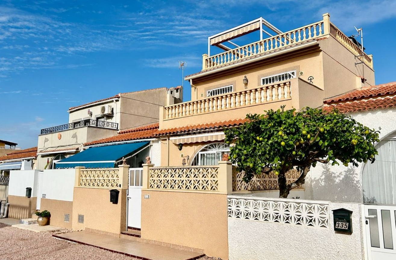 Odsprzedaż - Kamienica - Torrevieja - Costa Blanca
