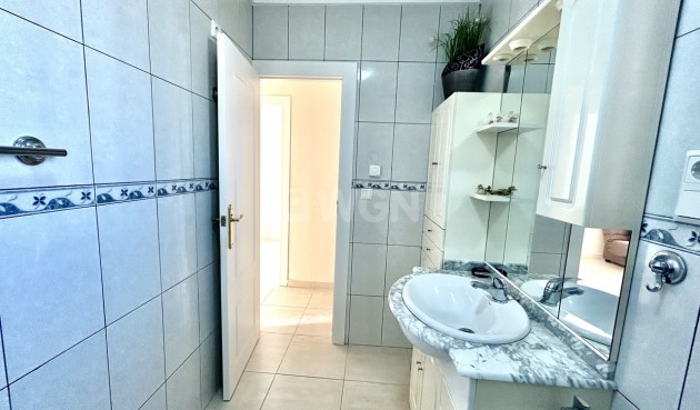 Odsprzedaż - Kamienica - Torrevieja - Costa Blanca