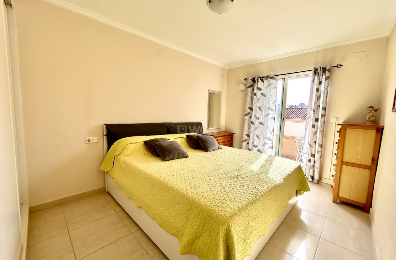 Odsprzedaż - Kamienica - Torrevieja - Costa Blanca
