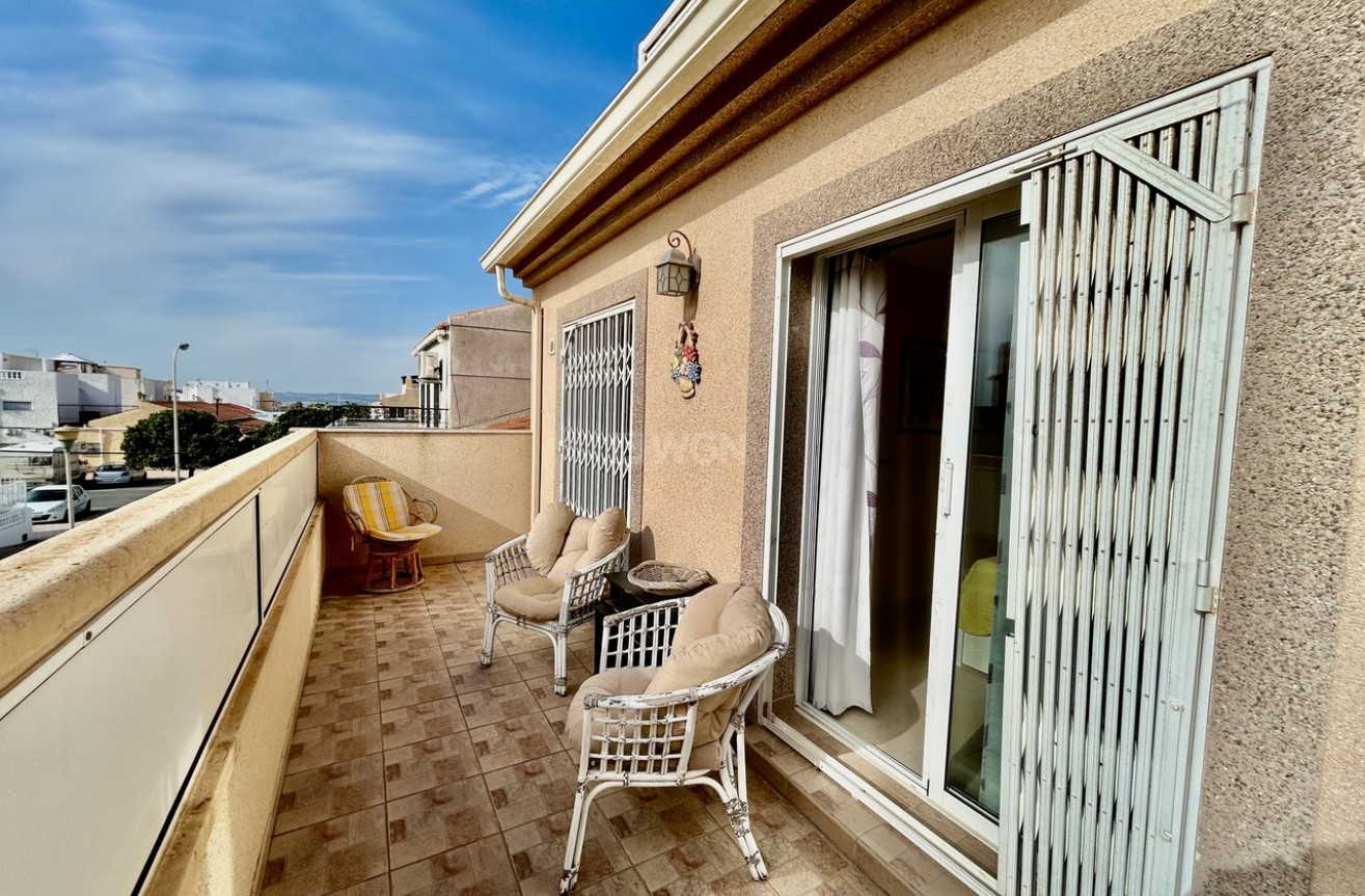 Odsprzedaż - Kamienica - Torrevieja - Costa Blanca